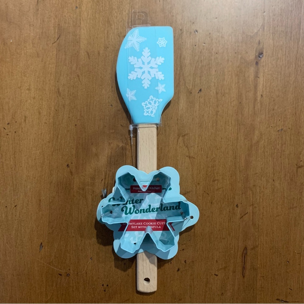 Handstand Kitchen Winter Wonderland Snowflake Cookie Cutter Set with Spatula